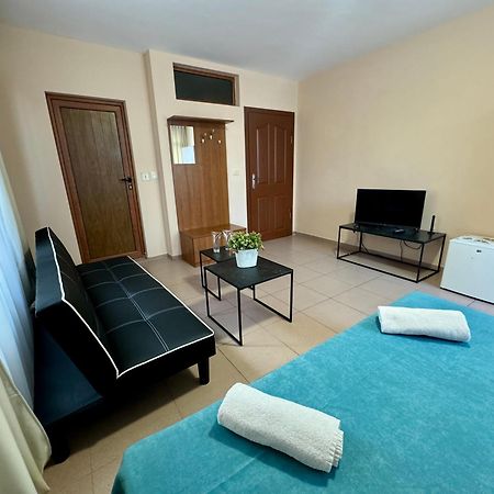 Guest House Family Пловдив Экстерьер фото