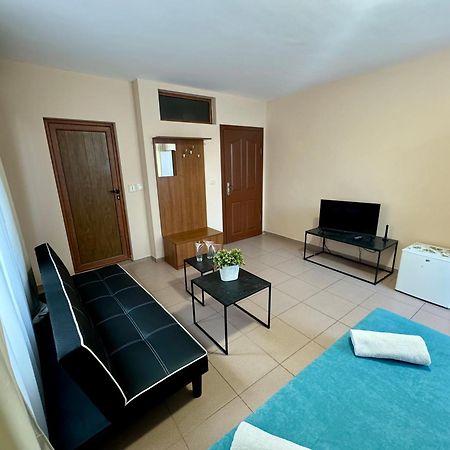 Guest House Family Пловдив Экстерьер фото