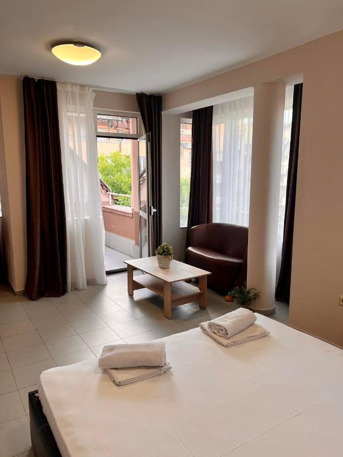 Guest House Family Пловдив Экстерьер фото