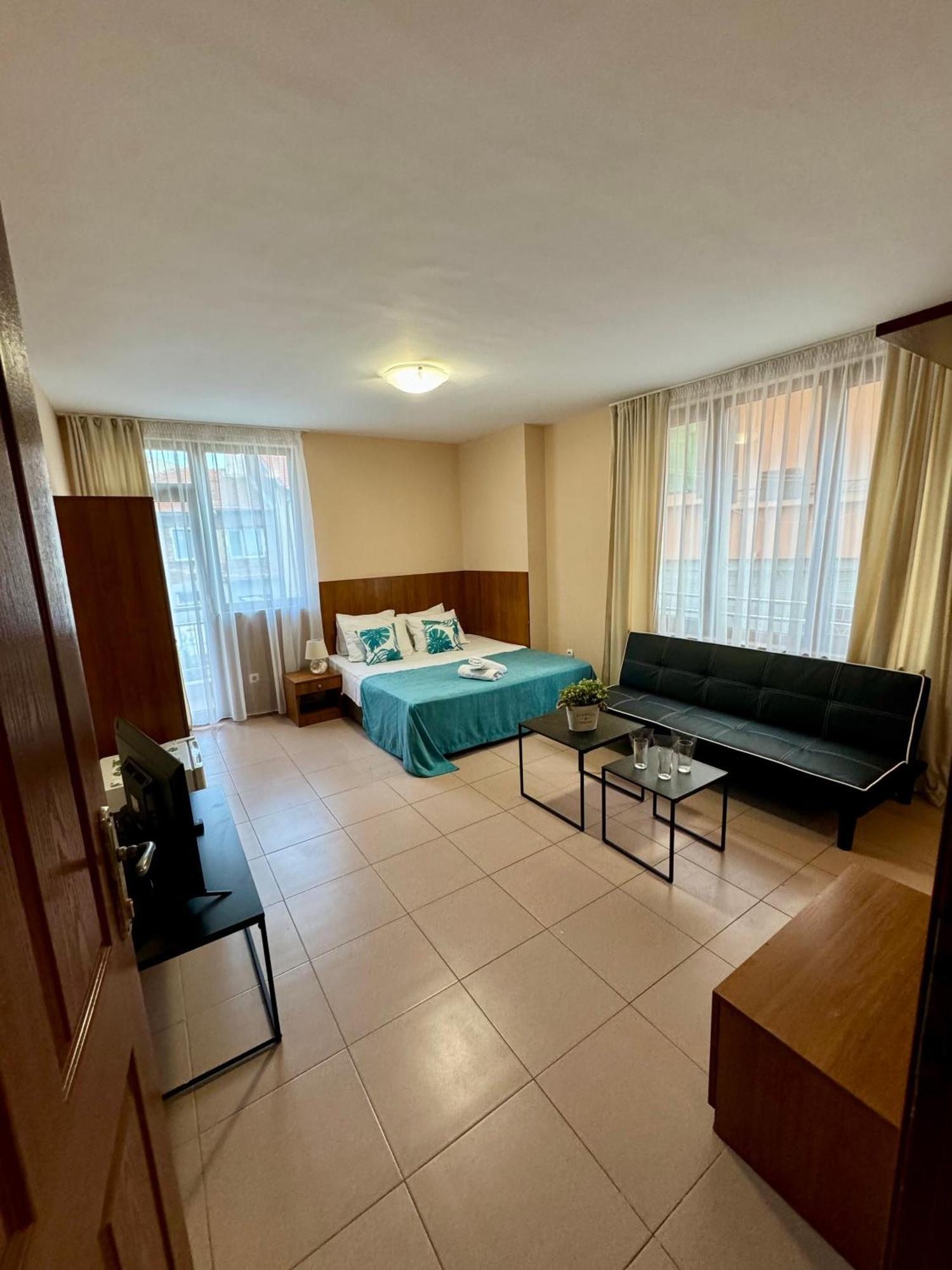 Guest House Family Пловдив Экстерьер фото