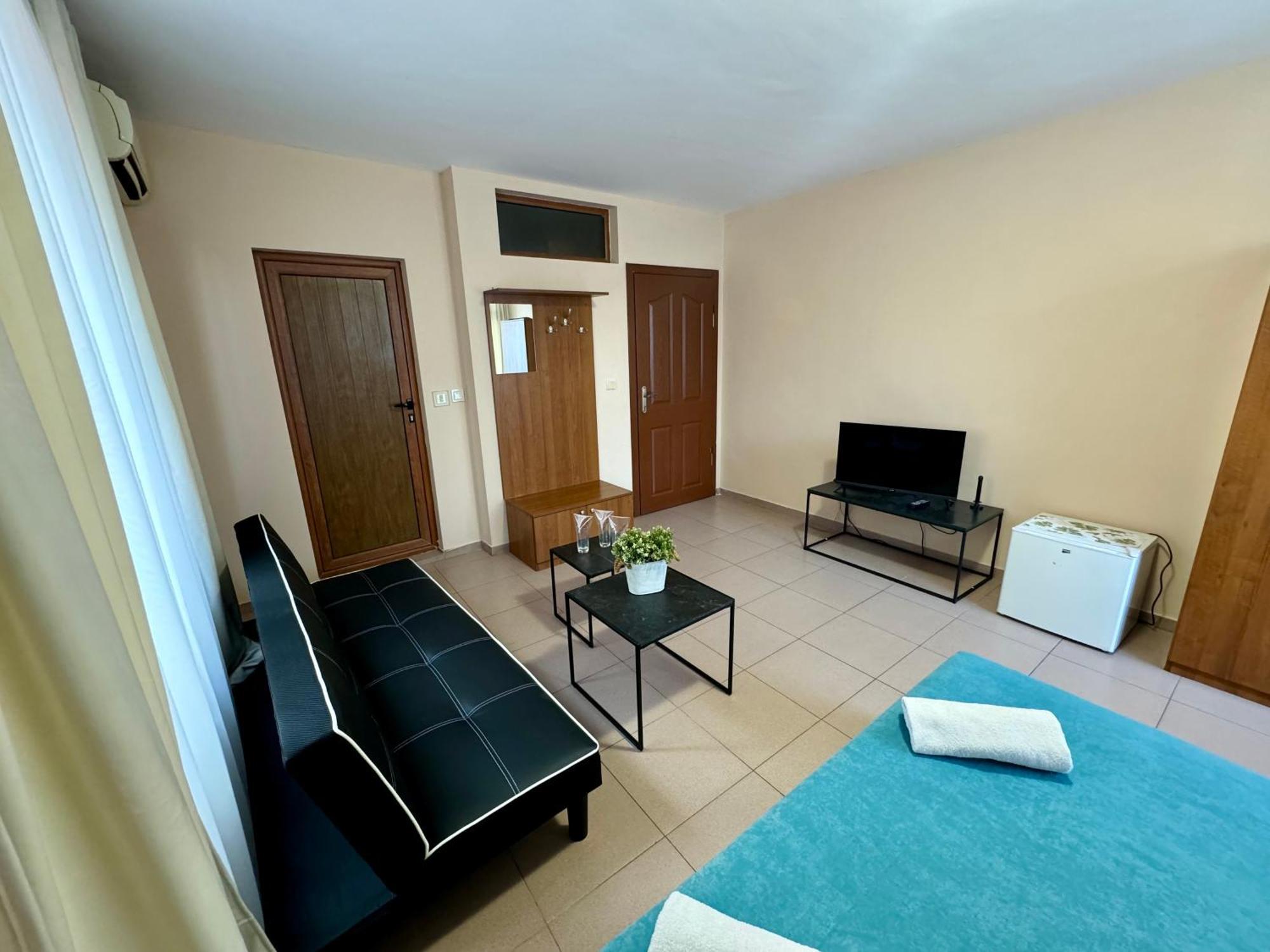 Guest House Family Пловдив Экстерьер фото